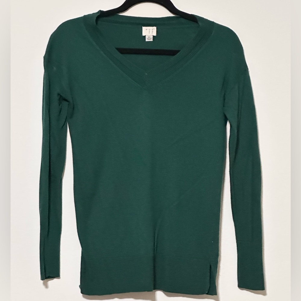 A New Day Womens XS‎ Forest Green V-Neck Long Sleeve Knit Sweater Side Slits